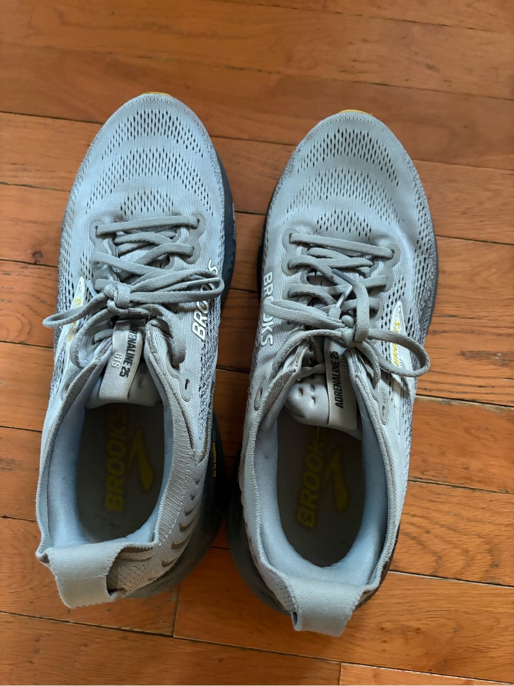 Brooks Men's Adrenaline GTS 25 Gray Athletic Running Shoes with Yellow Accents